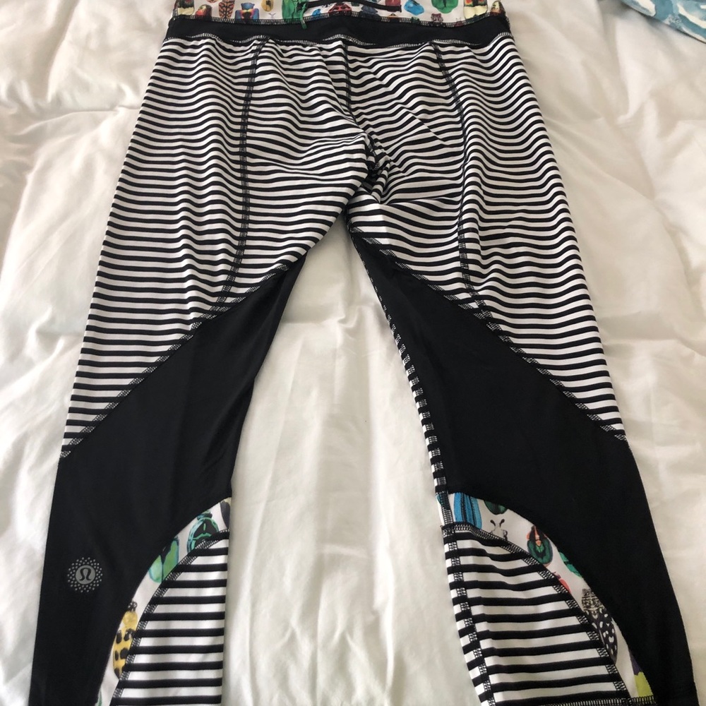 Lululemon SEAWHEEZE STRIPES & BUGS size 8 Crops - Picture 2 of 3
